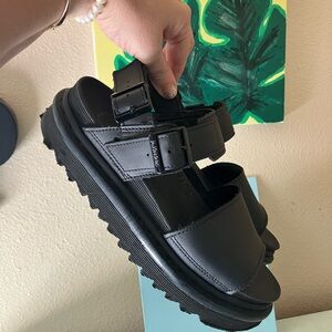 Dr. Martens Voss Leather Strap Sandals Smooth Black Hydro US 8